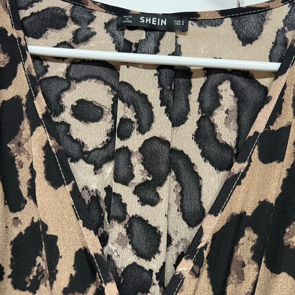 SHEIN Black and Tan Wrap Gown with Bishop Sleeves - Picture 11 of 11